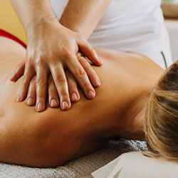 Ganzkörper-Massage mit Hot Stone